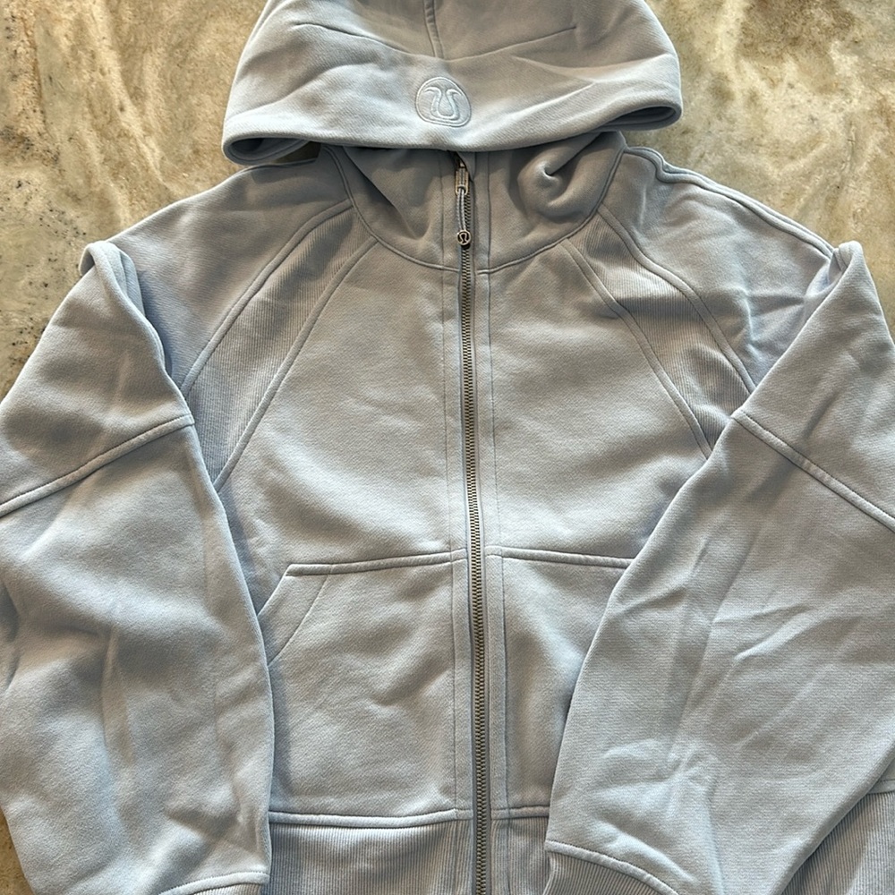 Lululemon Scuba Oversized Full Zip
Blue Linen XS/S